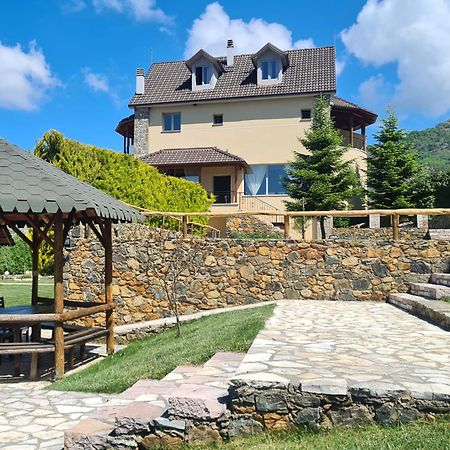 Sofra E Shpatit Hotel Elbasan Exterior photo